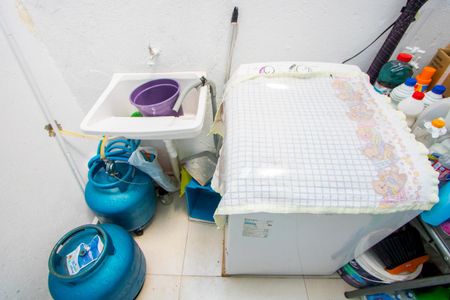 Casa à venda com 57m², 2 quartos e sem vagaÁrea de serviço