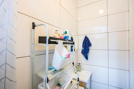 Casa à venda com 57m², 2 quartos e sem vagaBanheiro do quarto 1