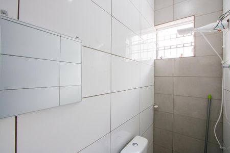 Casa à venda com 57m², 2 quartos e sem vagaBanheiro social