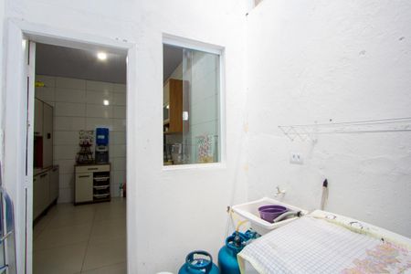 Casa à venda com 57m², 2 quartos e sem vagaÁrea de serviço