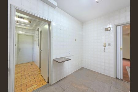 Apartamento à venda com 115m², 3 quartos e 2 vagasCozinha 