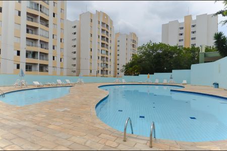 Apartamento para alugar com 62m², 2 quartos e 1 vaga Apartamento para alugar com 62m², 2 quartos e 1 vagaÁrea comum - Piscina
