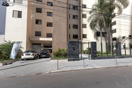 Apartamento para alugar com 111m², 3 quartos e 3 vagas Apartamento para alugar com 111m², 3 quartos e 3 vagasFachada