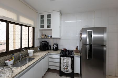 Apartamento para alugar com 111m², 3 quartos e 3 vagas Apartamento para alugar com 111m², 3 quartos e 3 vagasCozinha