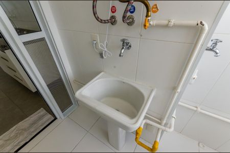 Casa à venda com 71m², 2 quartos e 1 vagaÁrea de Serviço