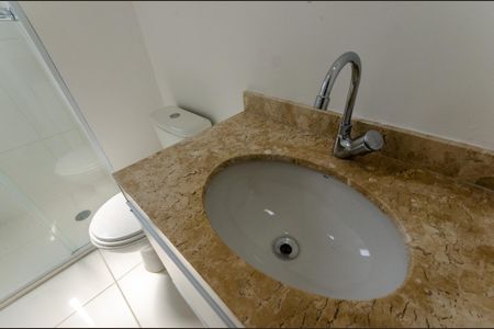 Casa à venda com 71m², 2 quartos e 1 vagaSuíte - Banheiro