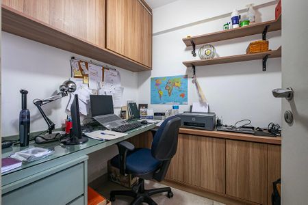 Apartamento à venda com 130m², 3 quartos e 1 vagaEscritório