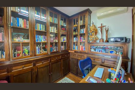 Apartamento à venda com 284m², 3 quartos e 4 vagasEscritório