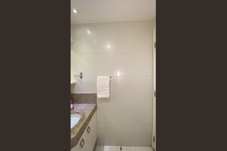 Apartamento à venda com 284m², 3 quartos e 4 vagasBanheiro da Suíte 2