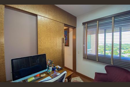 Apartamento à venda com 284m², 3 quartos e 4 vagasEscritório