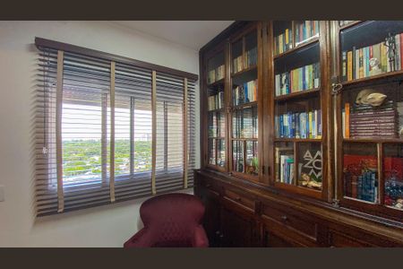 Apartamento à venda com 284m², 3 quartos e 4 vagasEscritório