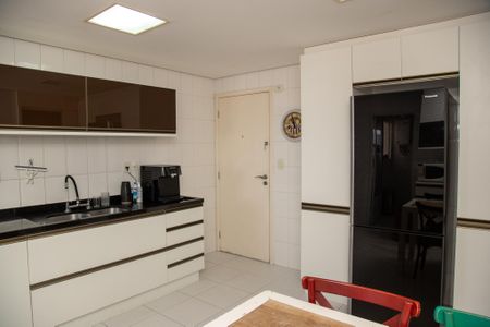 Apartamento à venda com 284m², 3 quartos e 4 vagasCozinha