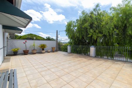 Casa à venda com 300m², 3 quartos e 2 vagasÁrea externa