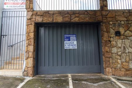 Casa à venda com 300m², 3 quartos e 2 vagasplaca