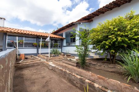 Casa à venda com 300m², 3 quartos e 2 vagasÁrea externa