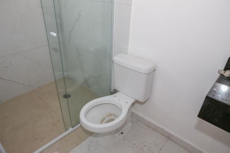 Casa para alugar com 200m², 3 quartos e 1 vaga Casa para alugar com 200m², 3 quartos e 1 vagaBanheiro da Edícula