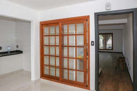 Casa para alugar com 200m², 3 quartos e 1 vaga Casa para alugar com 200m², 3 quartos e 1 vagaCopa e Cozinha