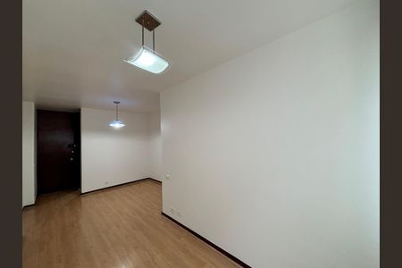 Apartamento para alugar com 71m², 2 quartos e 2 vagasSala