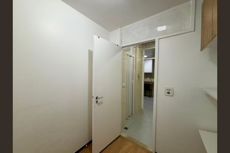 Apartamento para alugar com 71m², 2 quartos e 2 vagasQuarto de Serviço