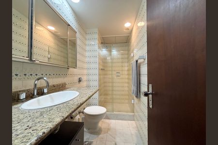 Apartamento para alugar com 71m², 2 quartos e 2 vagasBanheiro Social