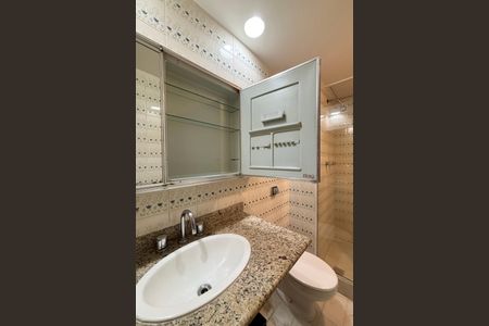 Apartamento para alugar com 71m², 2 quartos e 2 vagasBanheiro Social