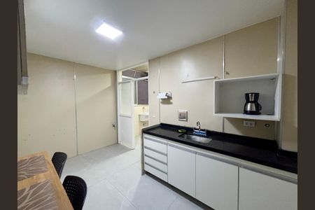 Apartamento para alugar com 71m², 2 quartos e 2 vagasCozinha