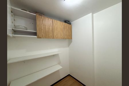 Apartamento para alugar com 71m², 2 quartos e 2 vagasQuarto de Serviço