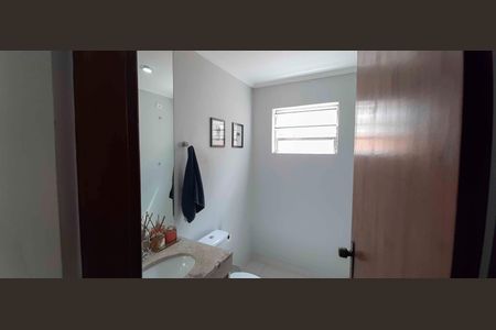 Casa à venda com 250m², 3 quartos e 2 vagasLavabo