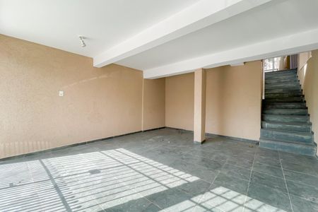 Garagem de casa à venda com 3 quartos, 250m² em Vila Osasco, Osasco