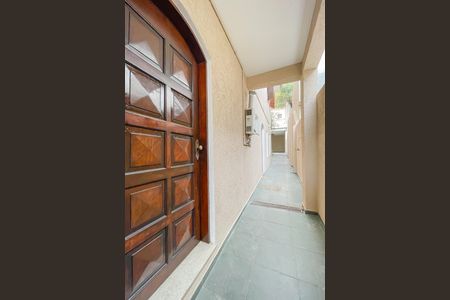 Corredor de casa para alugar com 3 quartos, 250m² em Vila Osasco, Osasco