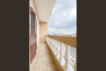 Varanda de casa à venda com 3 quartos, 250m² em Vila Osasco, Osasco