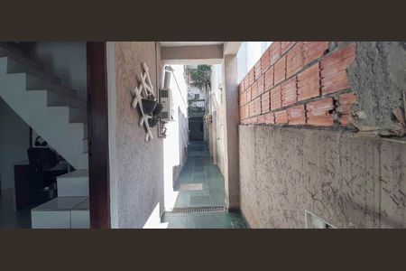 Casa à venda com 250m², 3 quartos e 2 vagasCorredor Externo