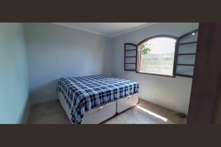 Casa à venda com 250m², 3 quartos e 2 vagasSuíte