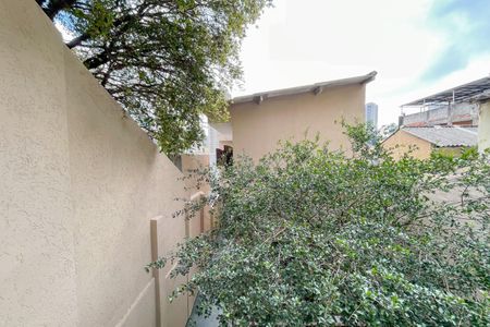 Vista de casa à venda com 3 quartos, 250m² em Vila Osasco, Osasco