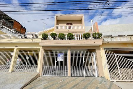 Fachada de casa à venda com 3 quartos, 250m² em Vila Osasco, Osasco