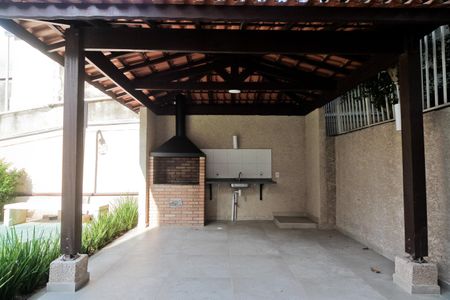 Apartamento para alugar com 35m², 2 quartos e sem vagaÁrea comum - Churrasqueira