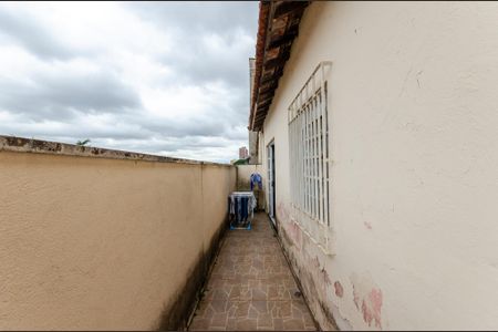 Casa à venda com 330m², 3 quartos e 2 vagas Casa à venda com 330m², 3 quartos e 2 vagasSala - Sacada - Casa 2