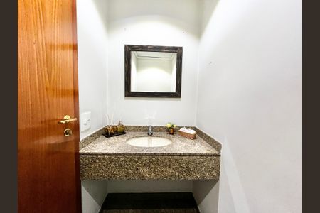 Apartamento para alugar com 220m², 3 quartos e 4 vagasLavabo