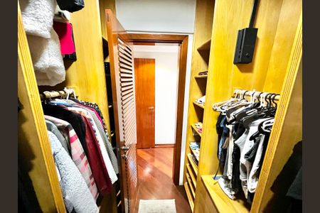 Apartamento para alugar com 220m², 3 quartos e 4 vagasCloset da suíte 1