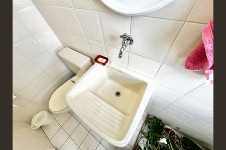 Apartamento para alugar com 220m², 3 quartos e 4 vagasBanheiro de serviço