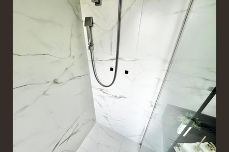 Apartamento para alugar com 220m², 3 quartos e 4 vagasBanheiro da Suíte 1