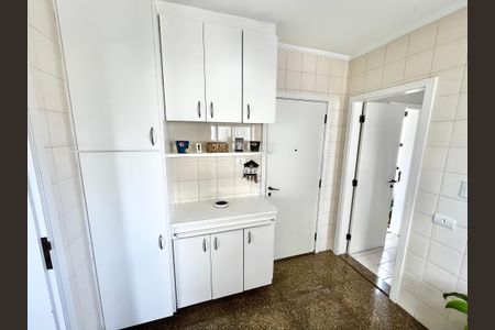 Apartamento para alugar com 220m², 3 quartos e 4 vagasÁrea de Serviço