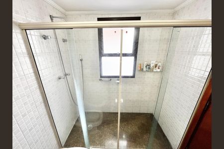 Apartamento para alugar com 220m², 3 quartos e 4 vagasBanheiro da Suíte 2