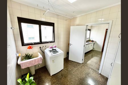 Apartamento para alugar com 220m², 3 quartos e 4 vagasÁrea de Serviço