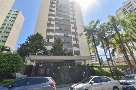 Apartamento à venda com 94m², 3 quartos e 2 vagas Apartamento à venda com 94m², 3 quartos e 2 vagasFachada