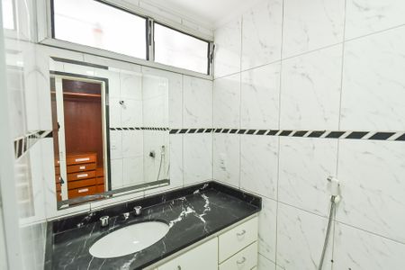Apartamento à venda com 94m², 3 quartos e 2 vagasBanheiro da suíte
