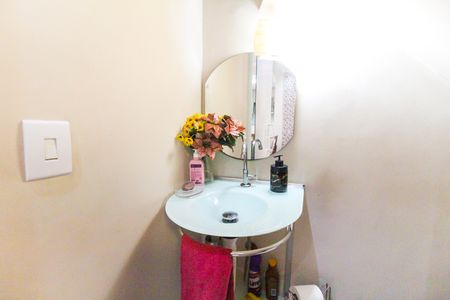 Casa de condomínio à venda com 117m², 2 quartos e 1 vagaLavabo