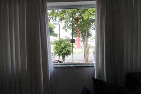 Casa à venda com 300m², 3 quartos e 2 vagasSala