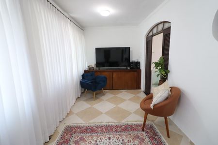 Casa à venda com 300m², 3 quartos e 2 vagasSala