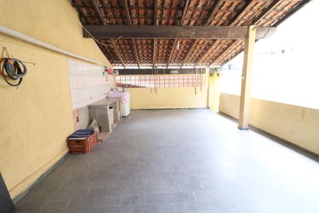 Casa à venda com 300m², 3 quartos e 2 vagasÁrea de Serviço